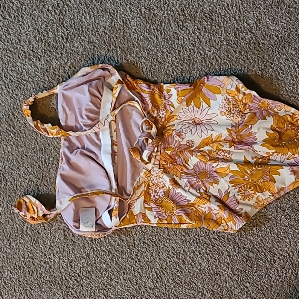 Bathing suit - Picture 2 of 2